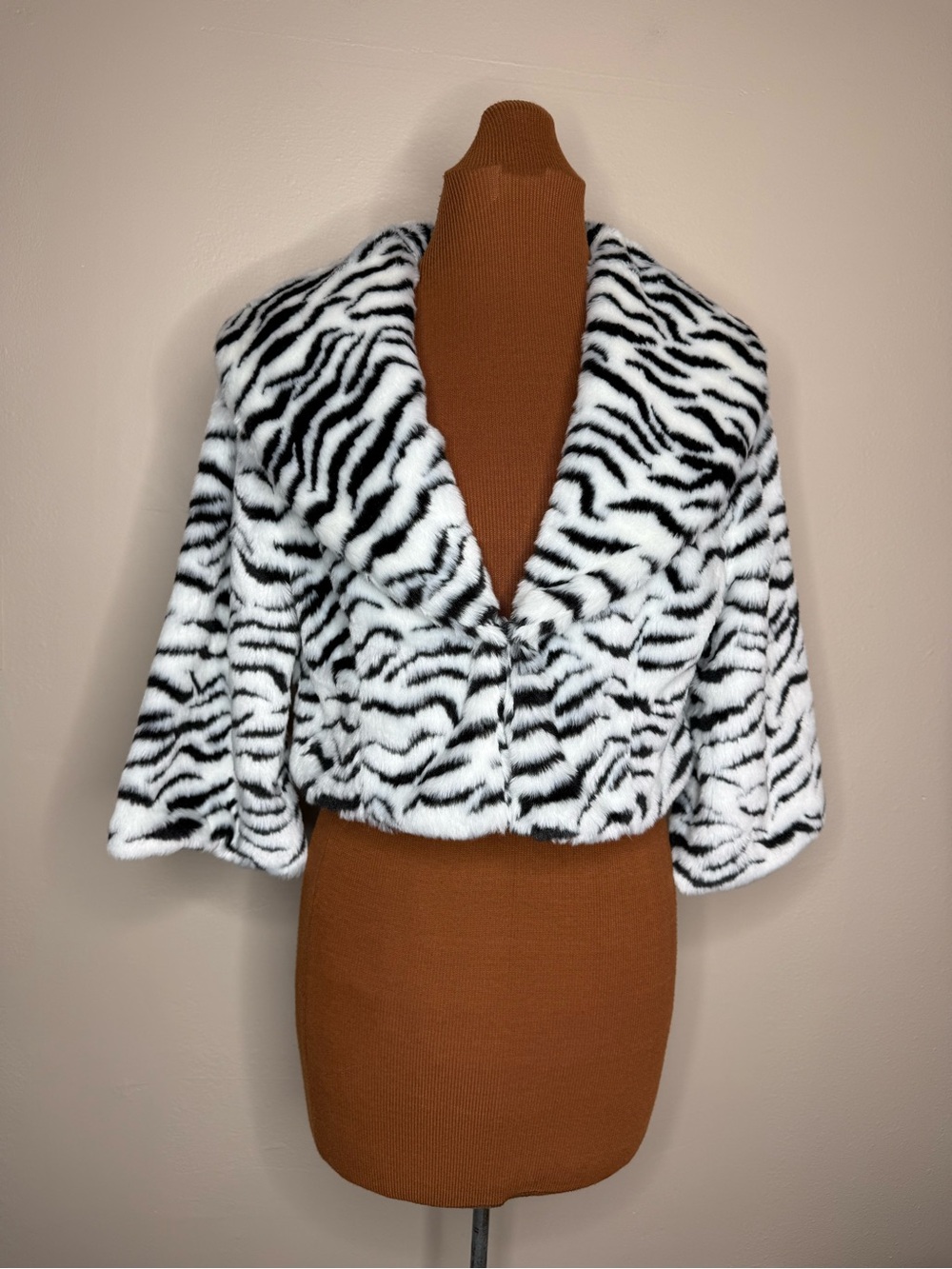Peck & Peck Zebra Print Faux Fur Cropped Coat Size Medium